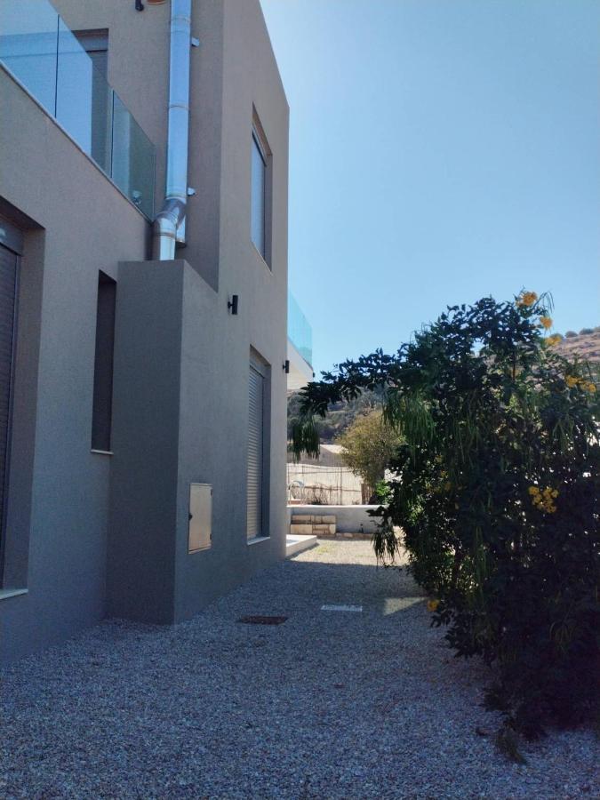 Villa Miron Kamilari Exterior photo