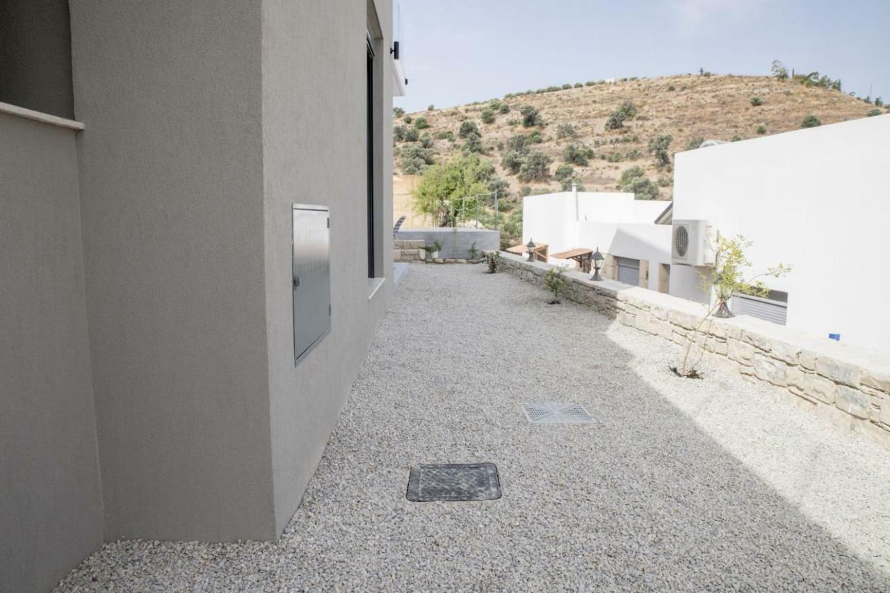Villa Miron Kamilari Exterior photo